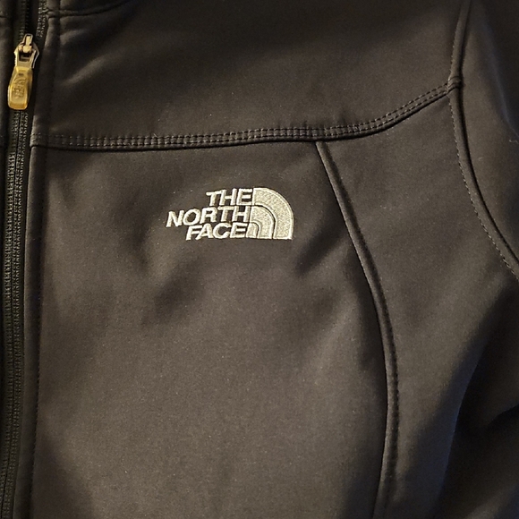 The North Face Women's Black Performance Jacket Size Medium - Picture 2 of 7